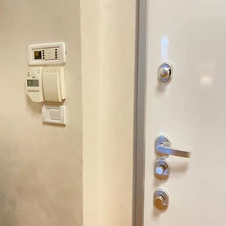 Apartment Modern Apartment,24/7 Security,free Parking *