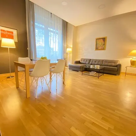 Modern Apartment,24/7 Security,free Parking *